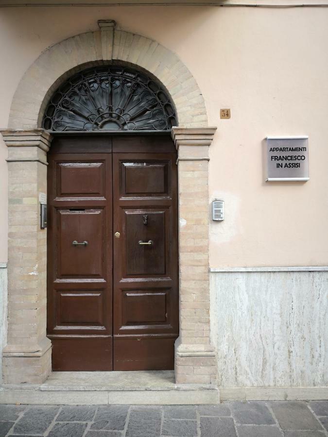 Appartamenti Francesco In Ассизи Экстерьер фото